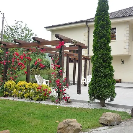 Casa Jesus Muddyboots Bed & Breakfast